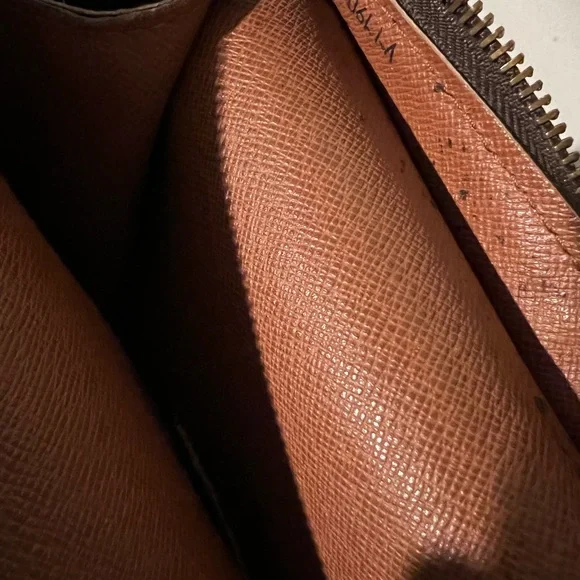 Louis Vuitton shoulder bag.SOLD - Picture 6 of 7